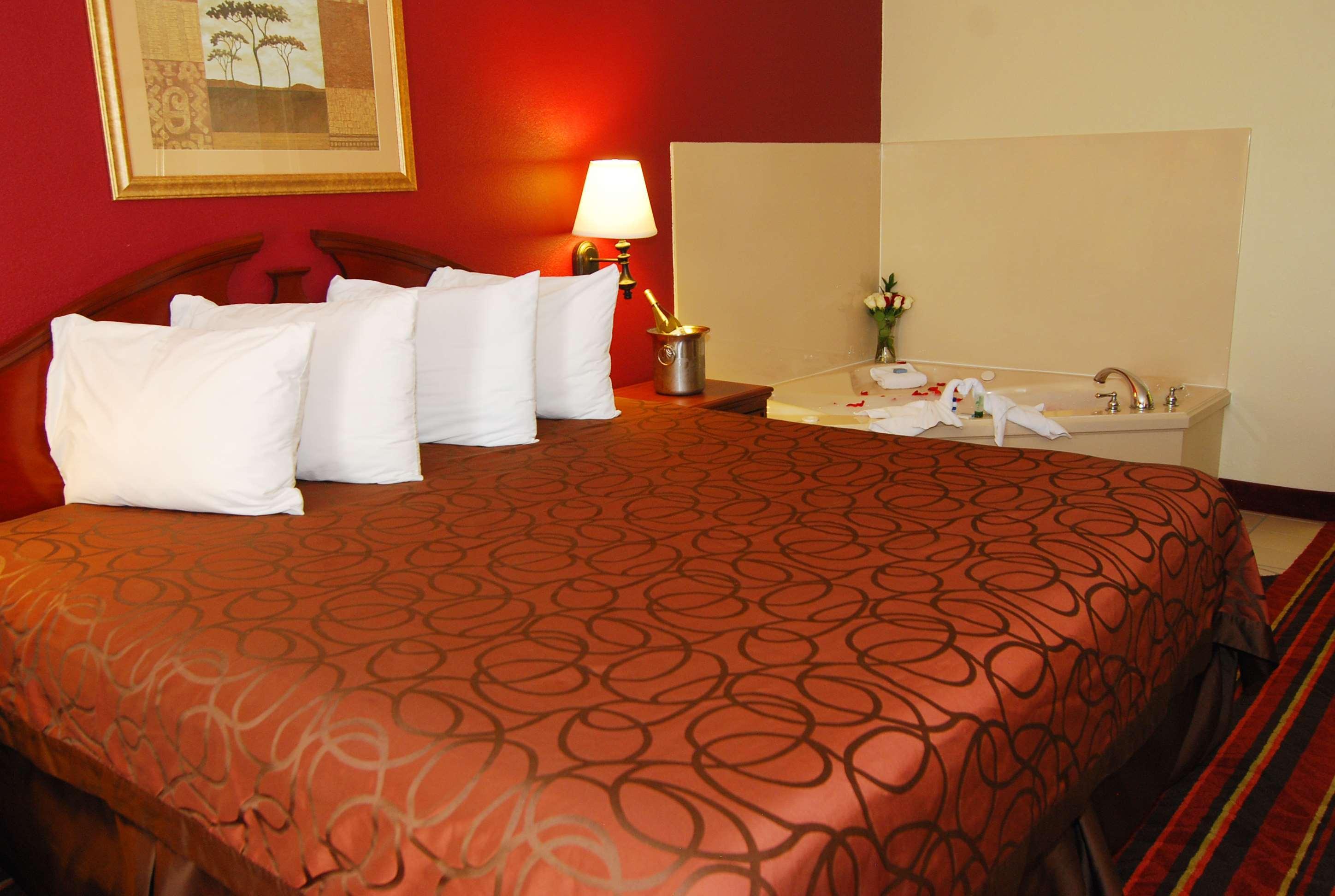 Best Western Lindale Inn Extérieur photo