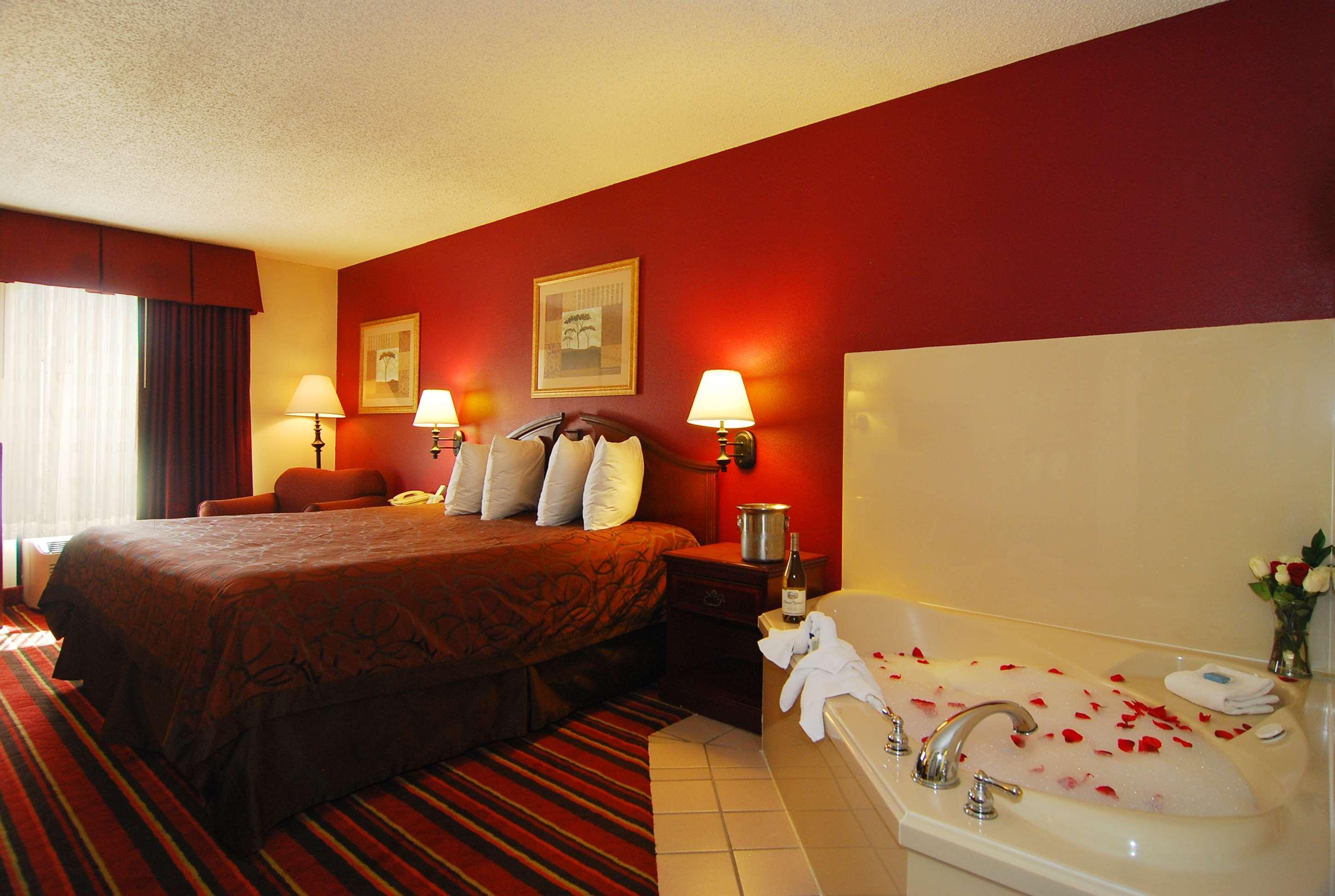 Best Western Lindale Inn Extérieur photo