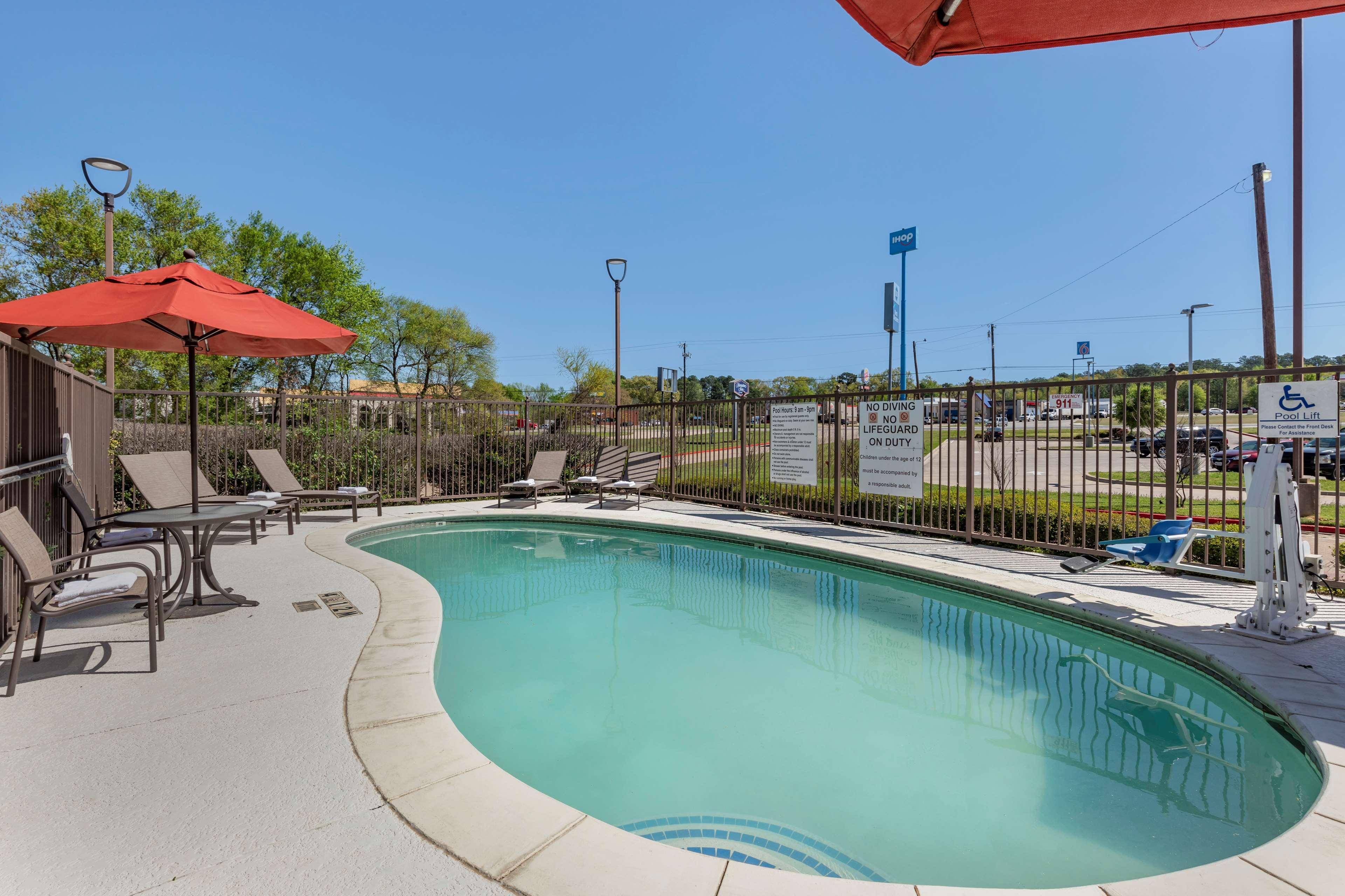 Best Western Lindale Inn Extérieur photo